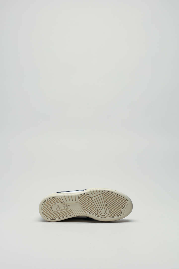 zoom in on Wit Sneaker image Wit Sneaker image