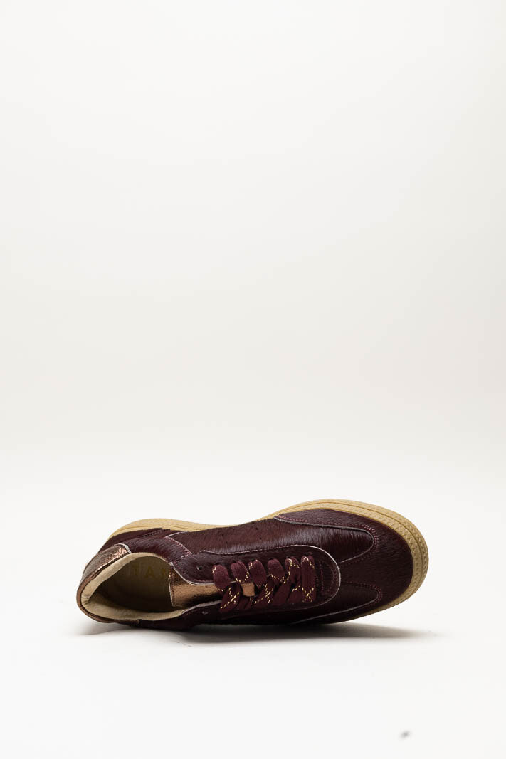 Bordeaux Sneaker image