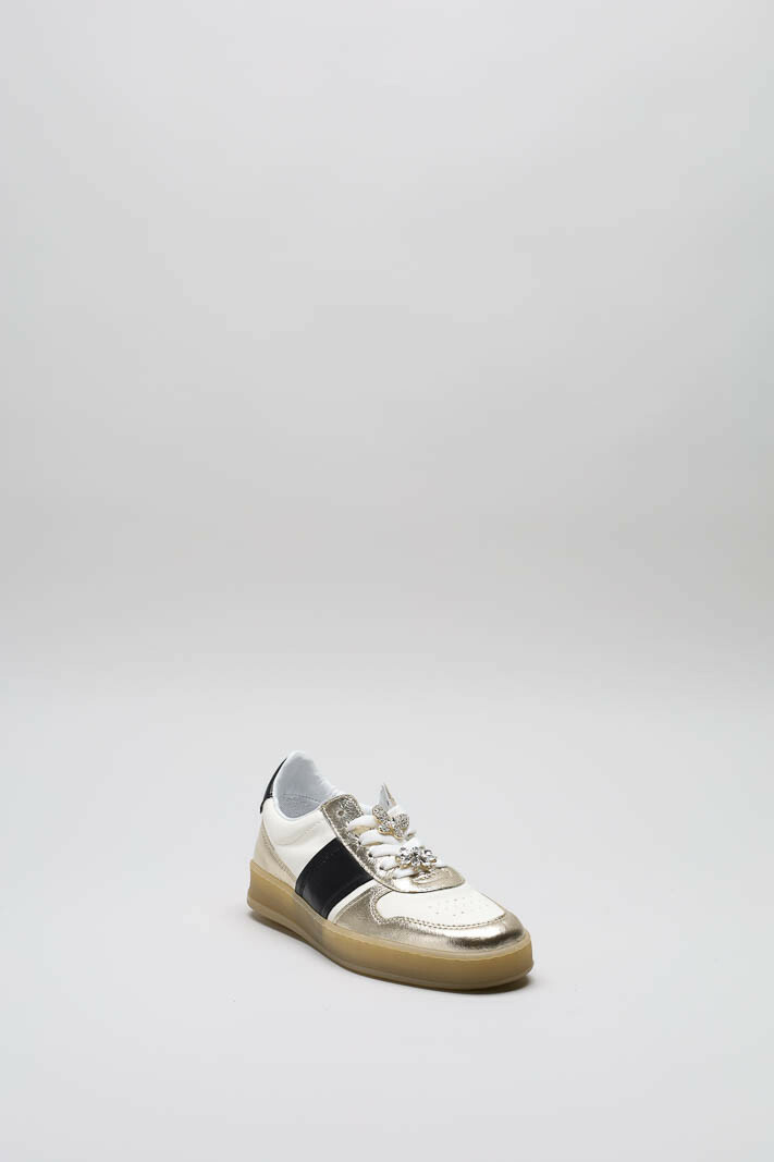 zoom in on Goud Sneaker image Goud Sneaker image