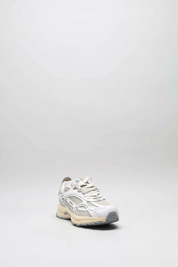 Beige Sneaker