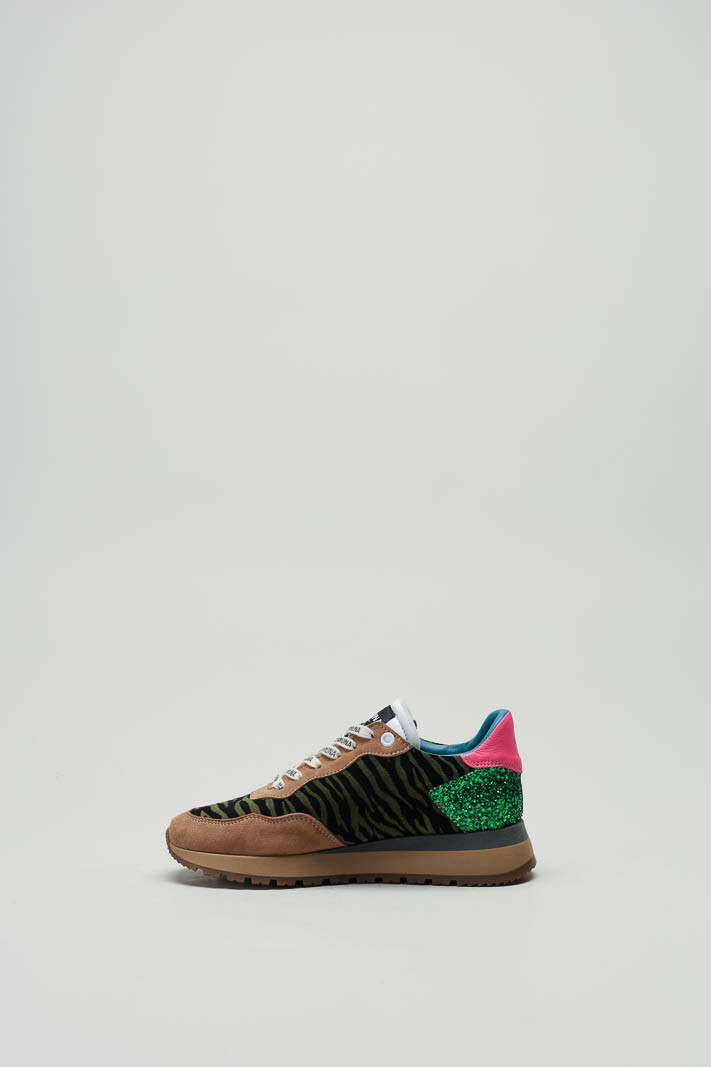 zoom in on Groen Sneaker image Groen Sneaker image