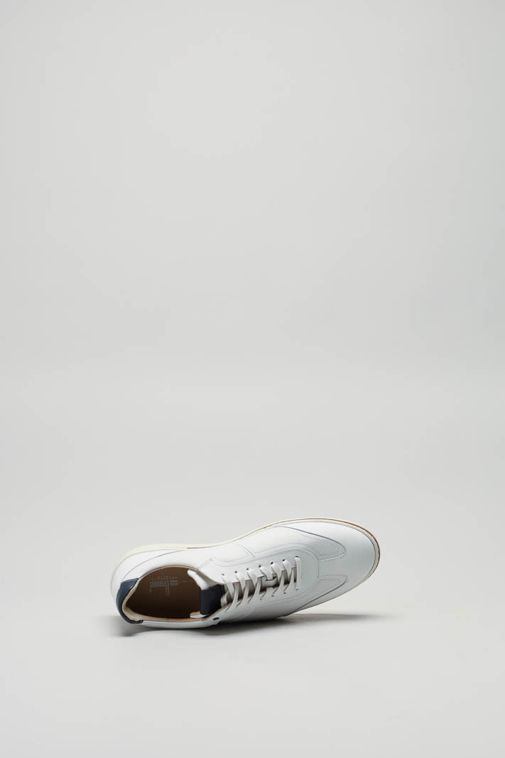 zoom in on Wit Sneaker image Wit Sneaker image