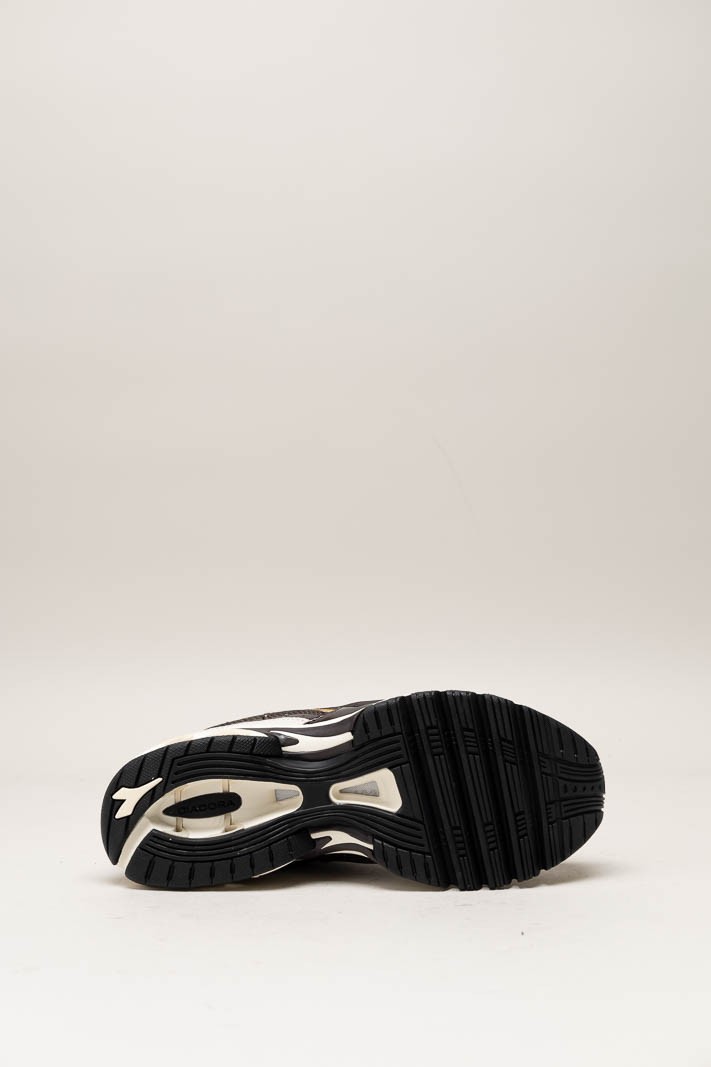 Bruin Sneaker image