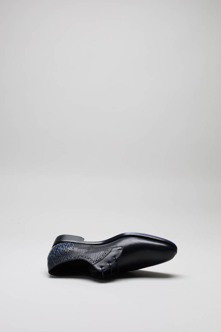 zoom in on Donkerblauw Veterschoen image Donkerblauw Veterschoen image