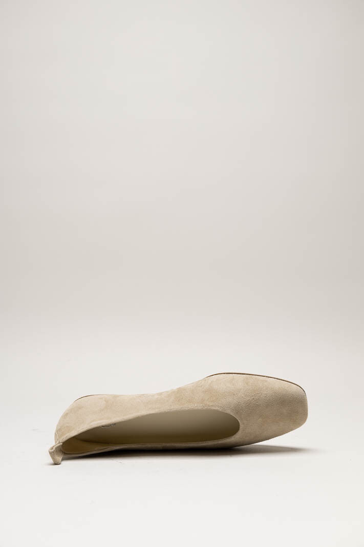 Taupe Ballerina image