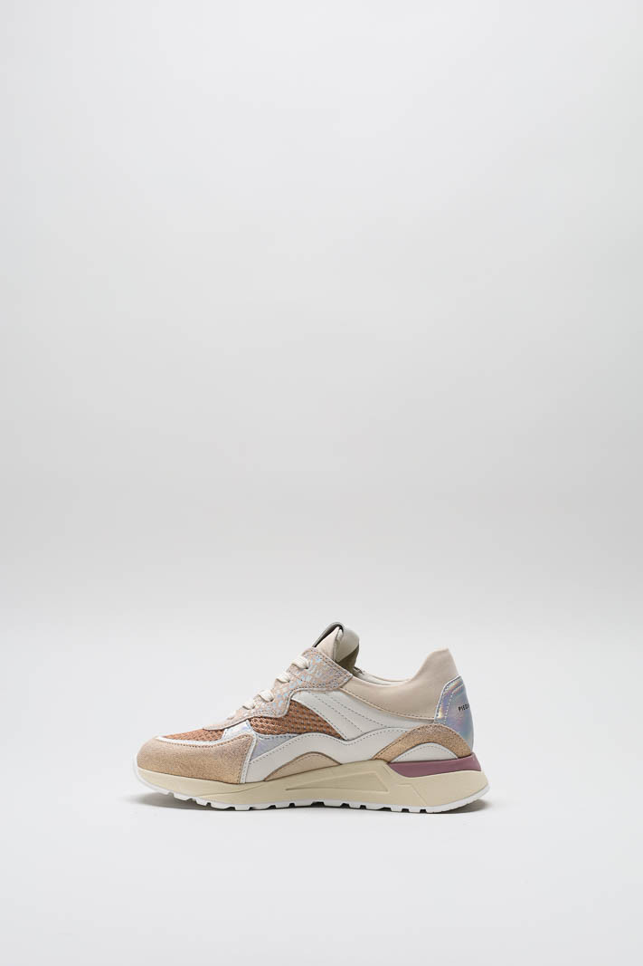 zoom in on Oudroze Sneaker image Oudroze Sneaker image