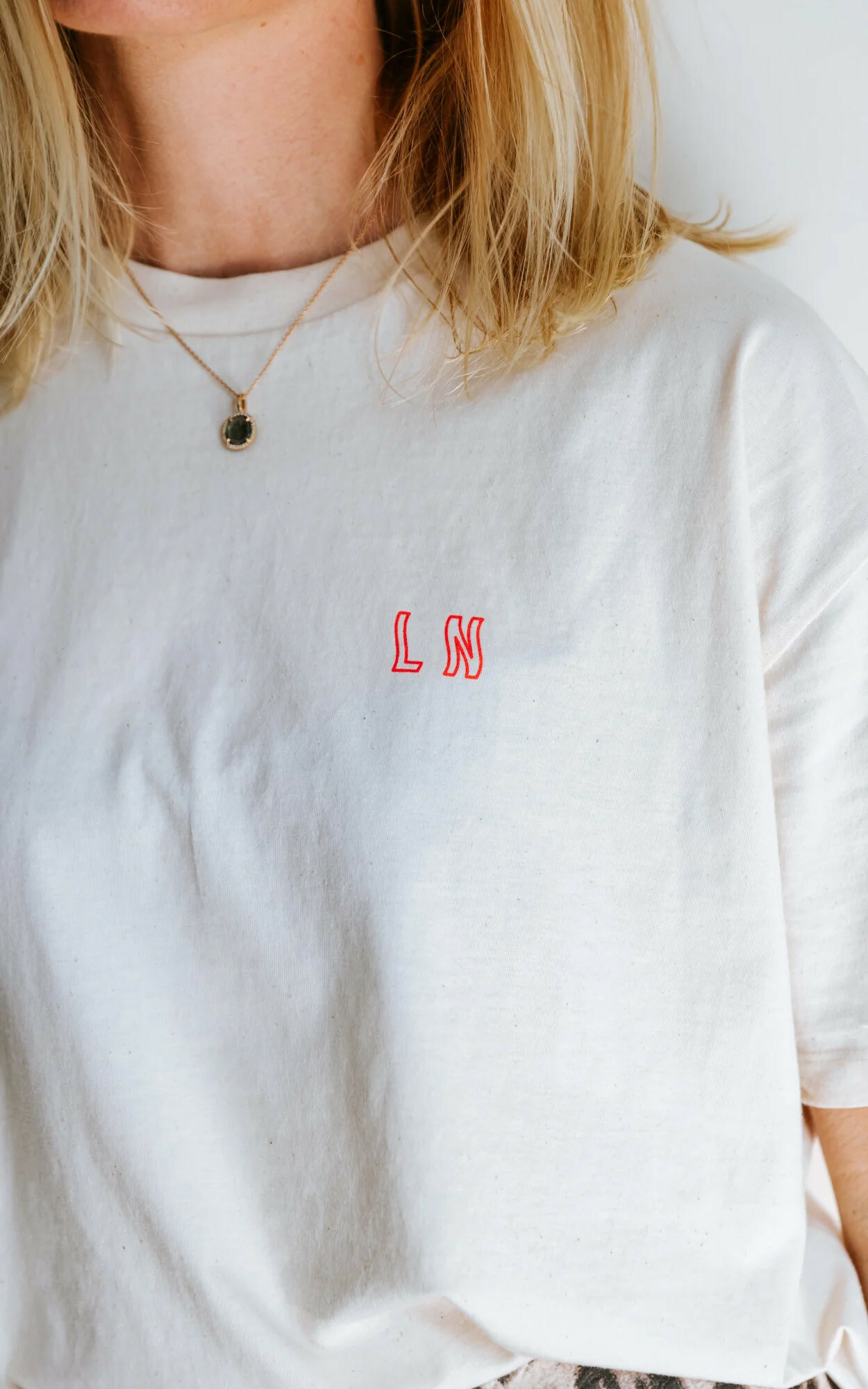zoom in on Creme T-shirt/top image Creme T-shirt/top image