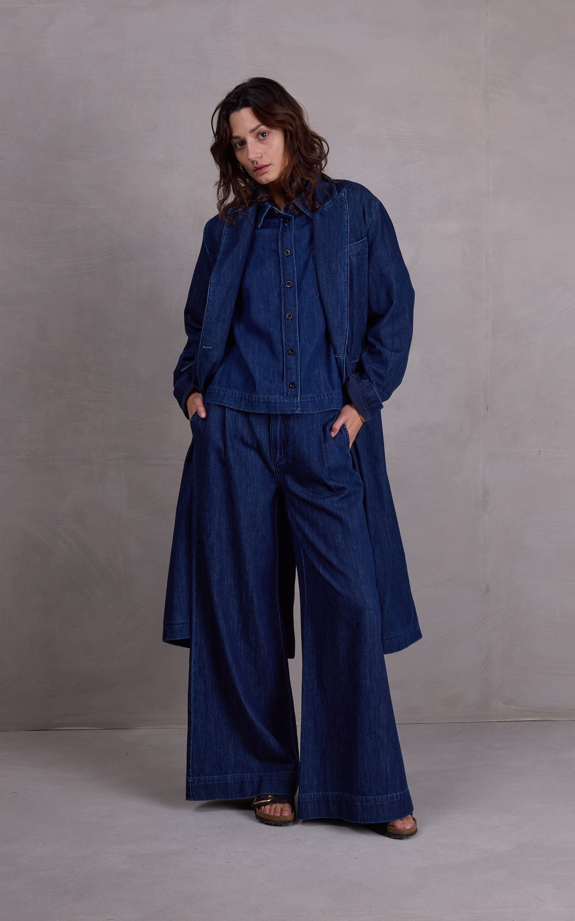 zoom in on Blauw Hemd image Blauw Hemd image