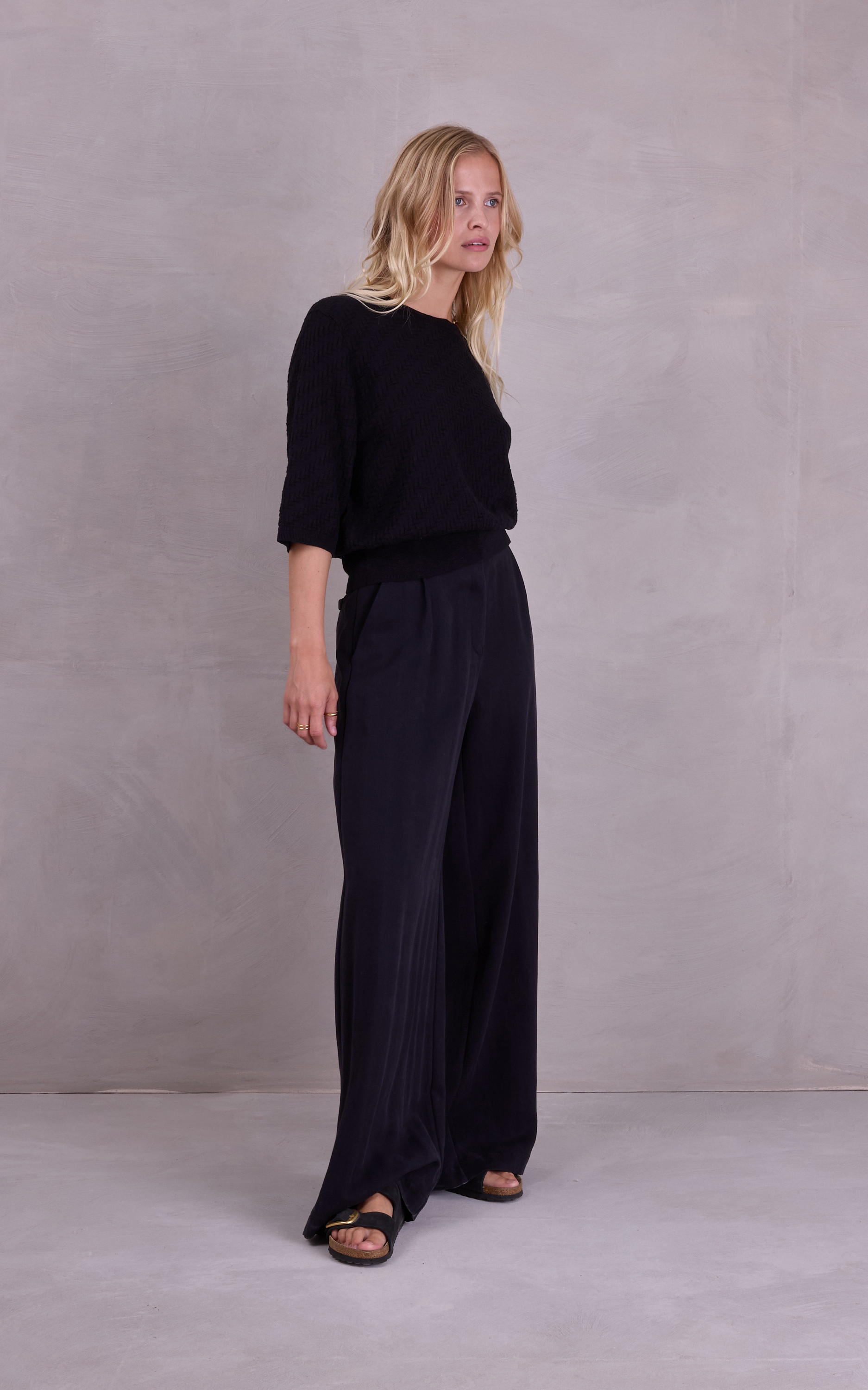 zoom in on Zwart Broek image Zwart Broek image