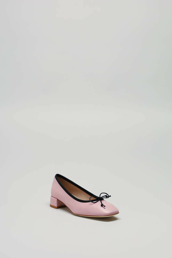 zoom in on Roze Ballerina image Roze Ballerina image