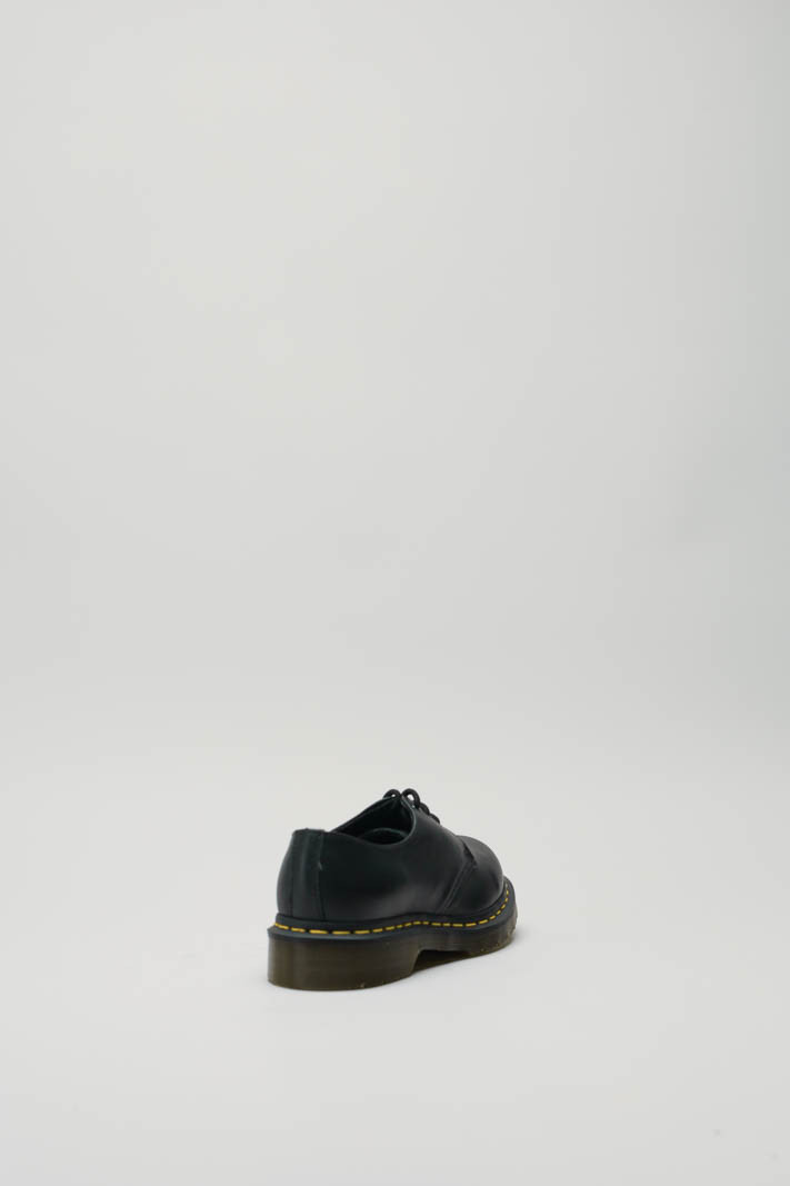 zoom in on Zwart Veterschoen image Zwart Veterschoen image