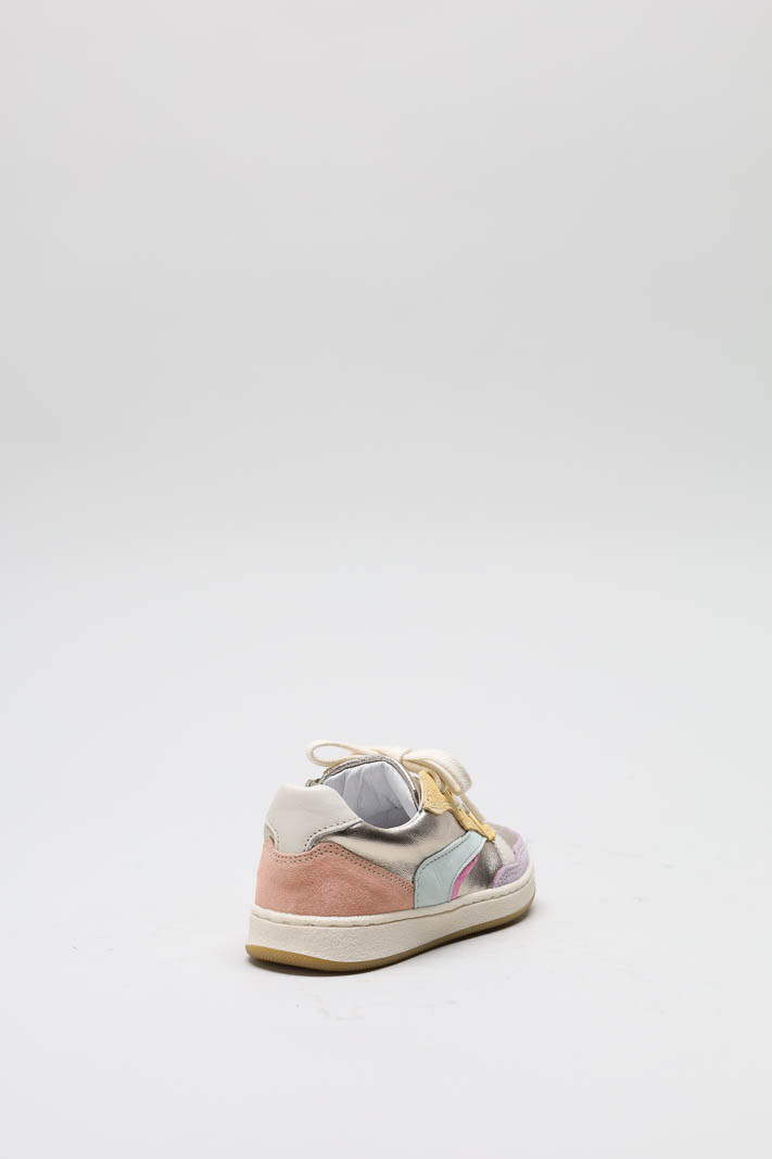 zoom in on Goud Sneaker image Goud Sneaker image
