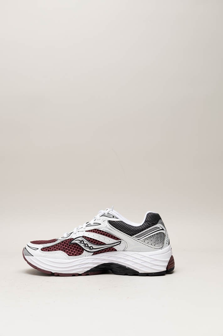 Bordeaux Sneaker image