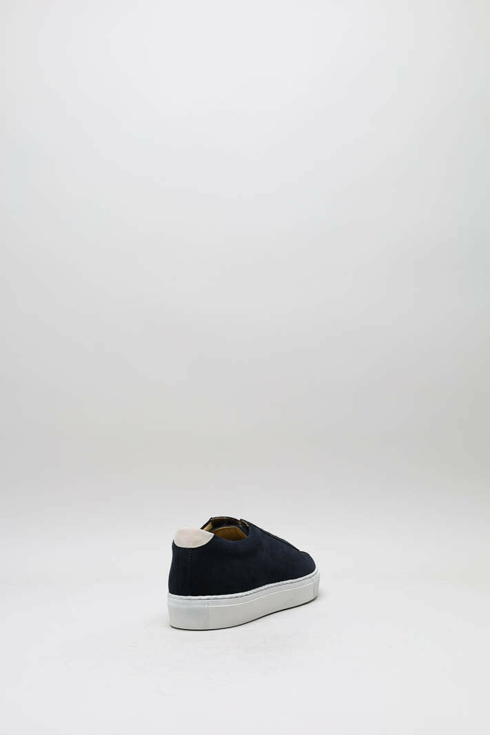 zoom in on Donkerblauw Sneaker image Donkerblauw Sneaker image