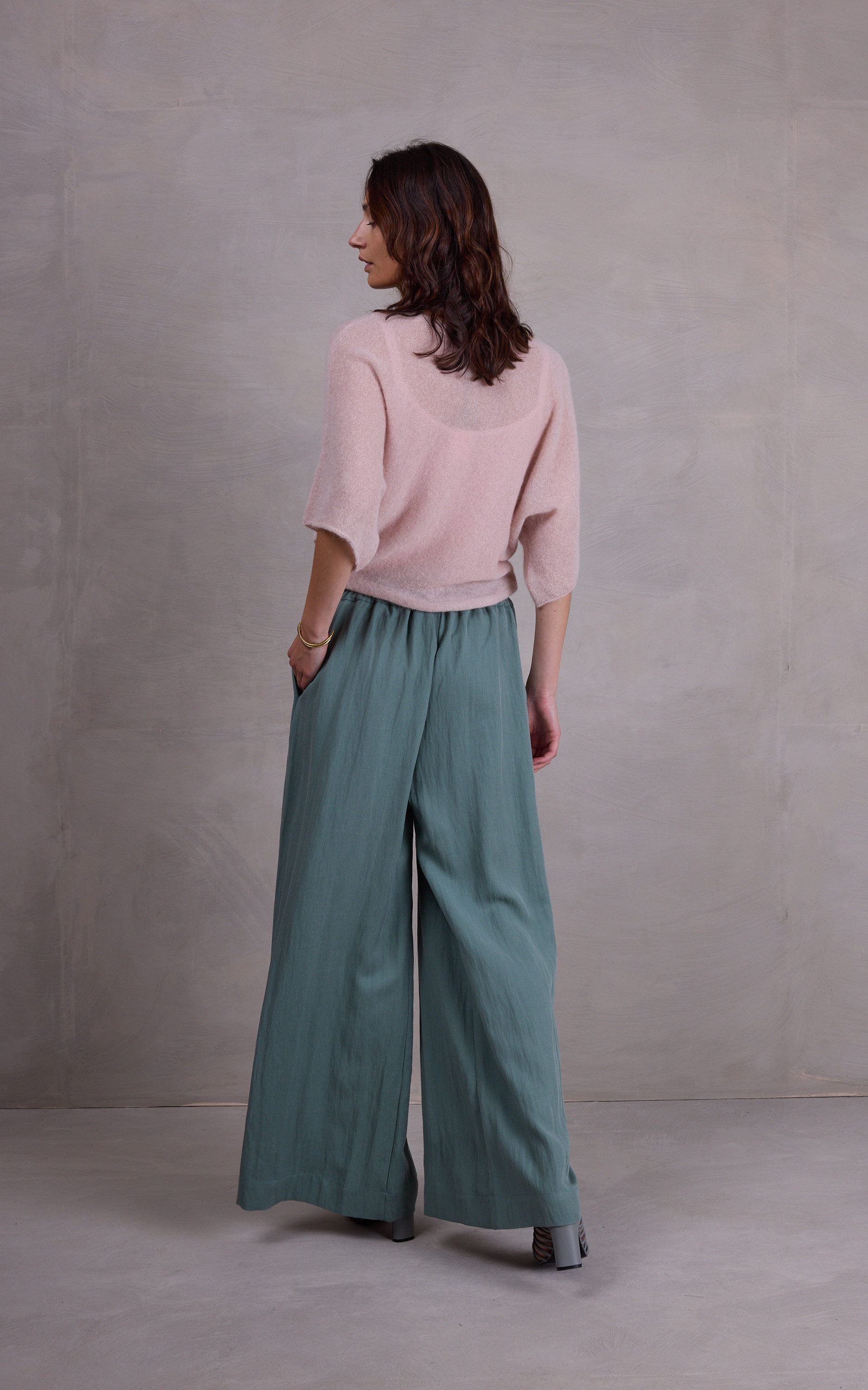 zoom in on Groen Broek image Groen Broek image