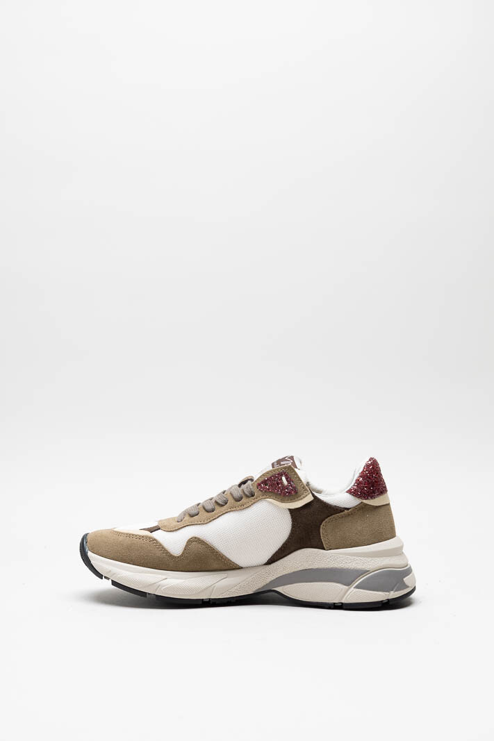 zoom in on Bruin Sneaker image Bruin Sneaker image