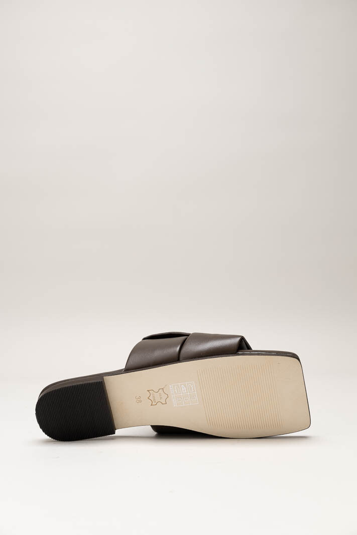 Donkerbruin Slipper image