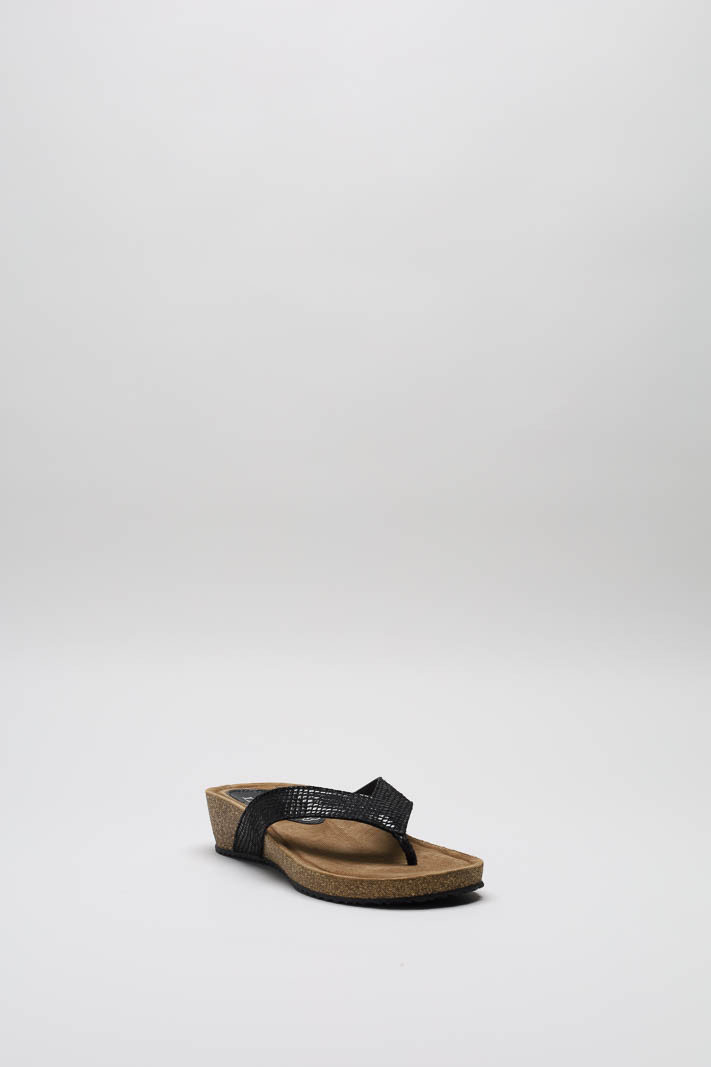 zoom in on Zwart Slipper image Zwart Slipper image