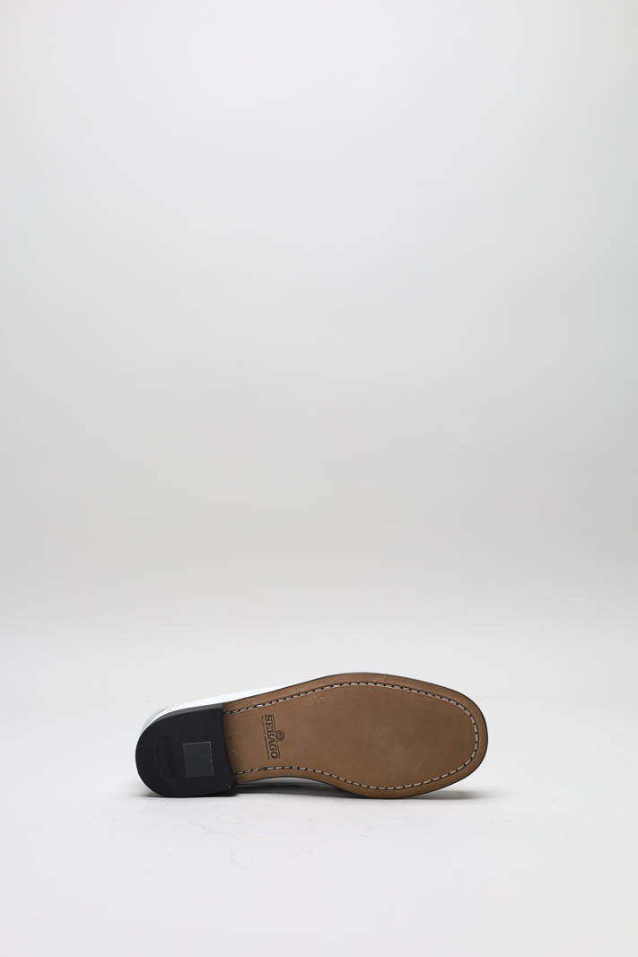 zoom in on Wit Mocassin image Wit Mocassin image