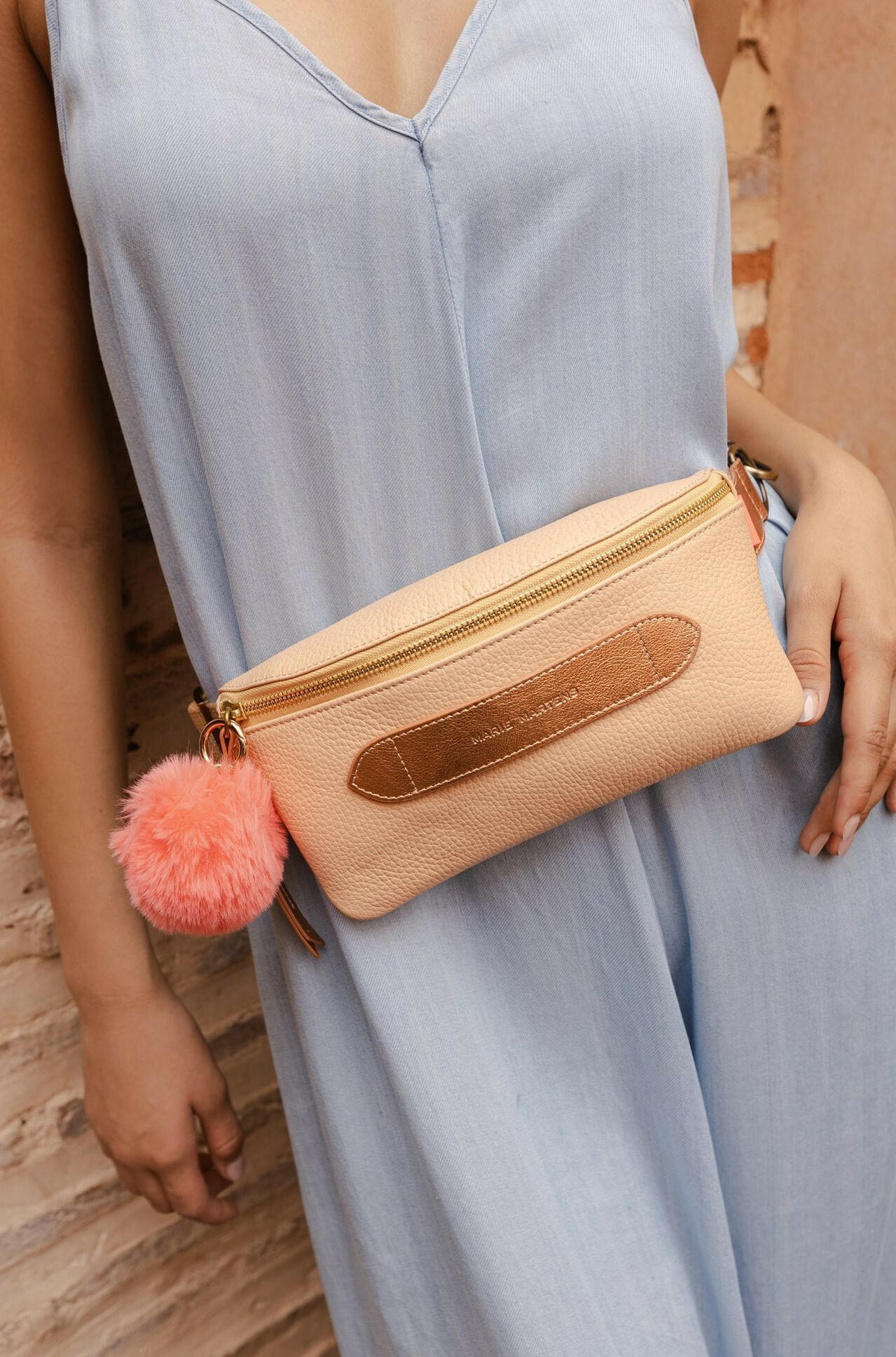 zoom in on Roze Cross body image Roze Cross body image