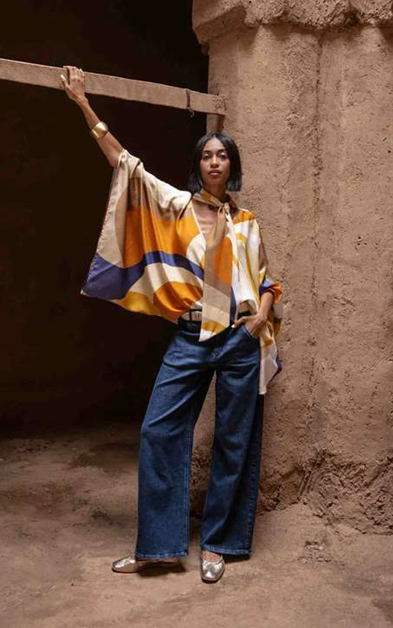 zoom in on Geel Blouse image Geel Blouse image