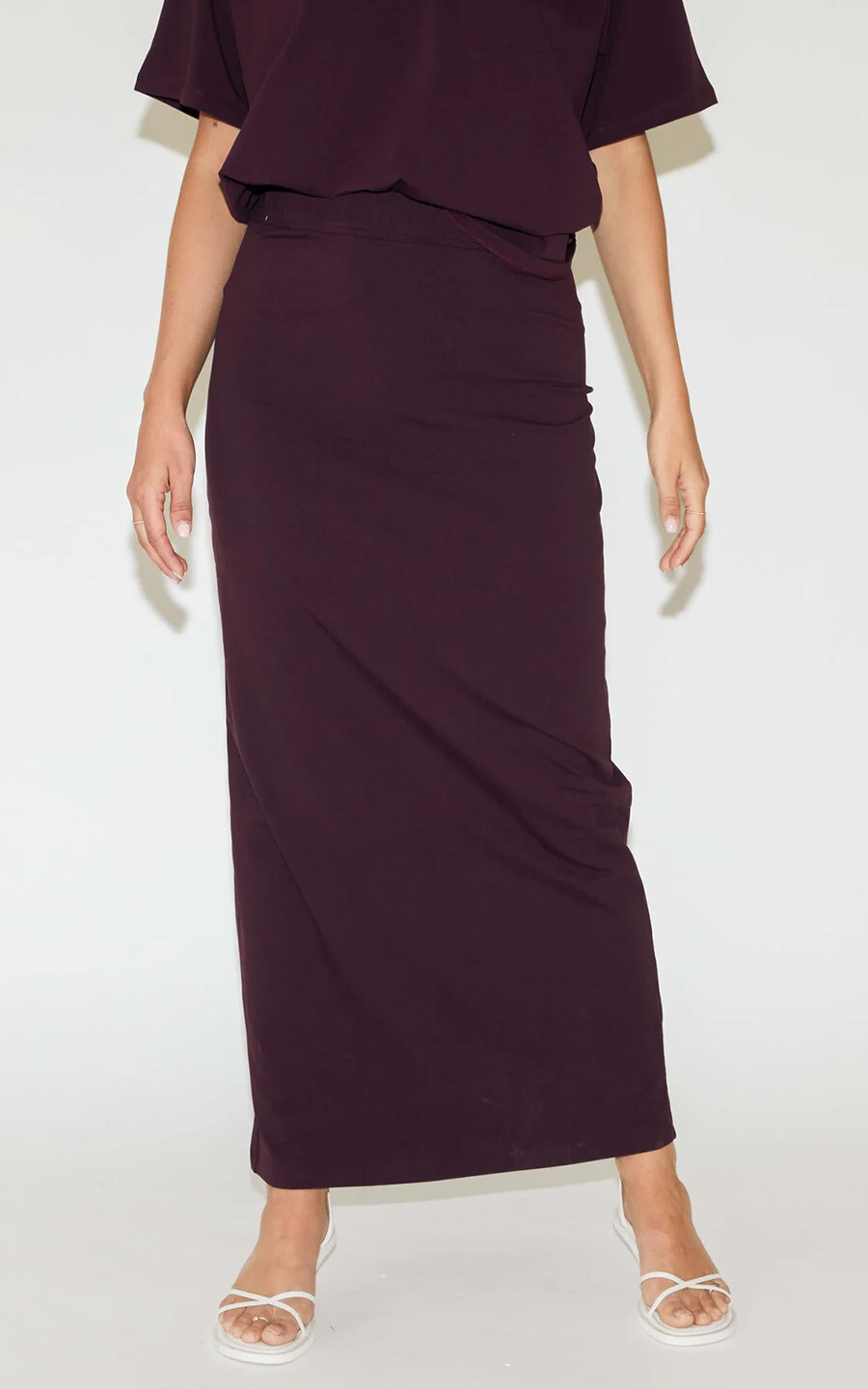 zoom in on Bordeaux Rok image Bordeaux Rok image