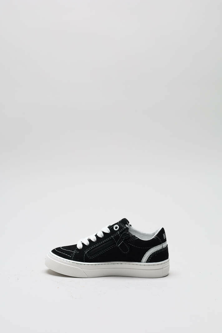 zoom in on Zwart Sneaker image Zwart Sneaker image