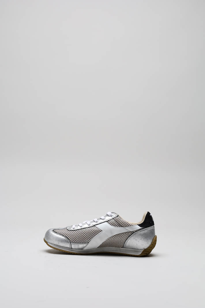 zoom in on Zilver Sneaker image Zilver Sneaker image