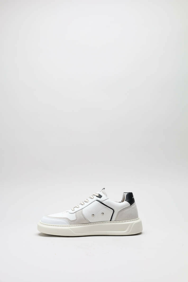 zoom in on Wit Sneaker image Wit Sneaker image