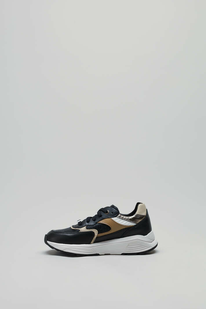 zoom in on Zwart Sneaker image Zwart Sneaker image