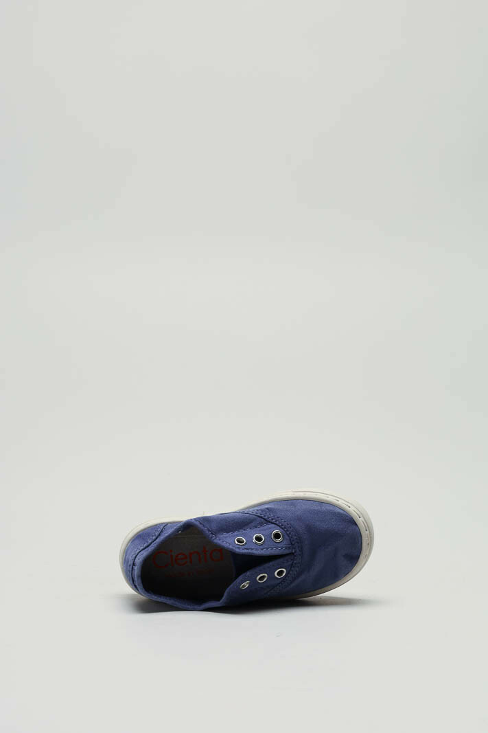 zoom in on Blauw Speelschoen image Blauw Speelschoen image