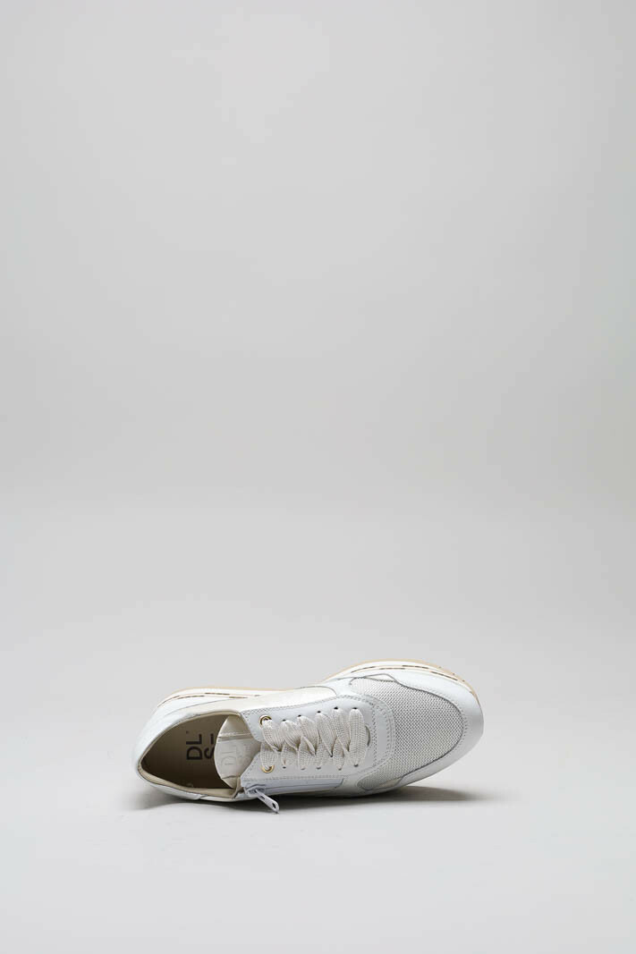 zoom in on Wit Sneaker image Wit Sneaker image