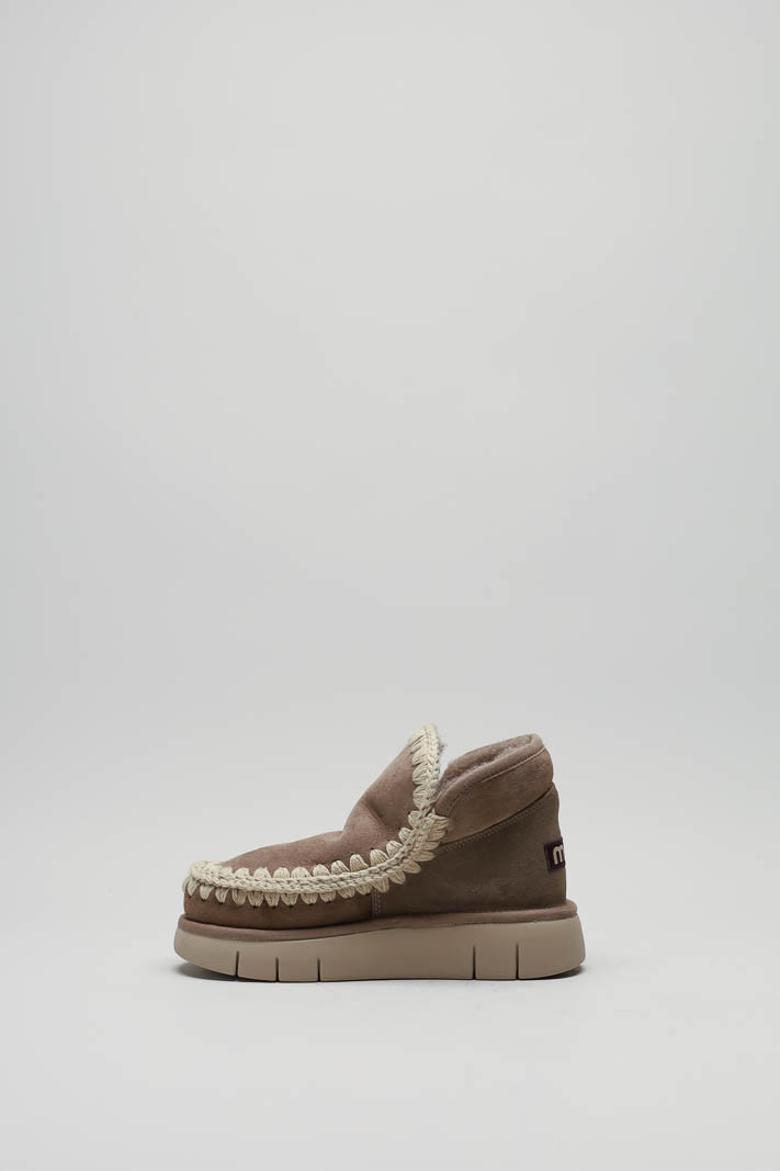 zoom in on Taupe Enkellaars plat image Taupe Enkellaars plat image