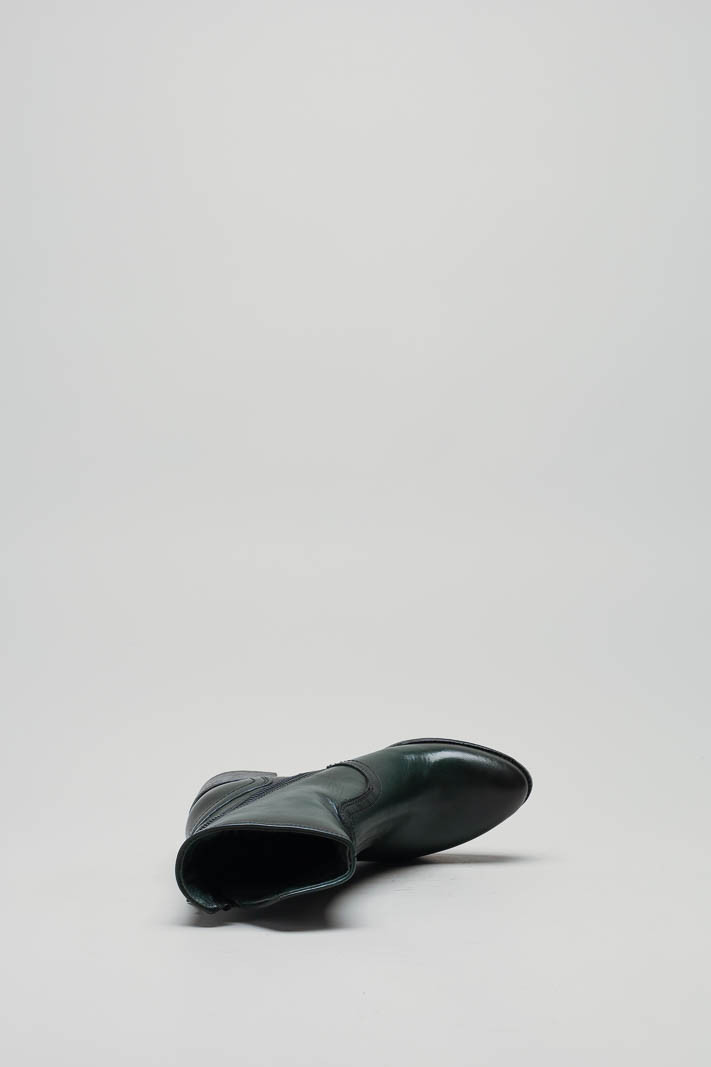 zoom in on Groen Enkellaars hak image Groen Enkellaars hak image