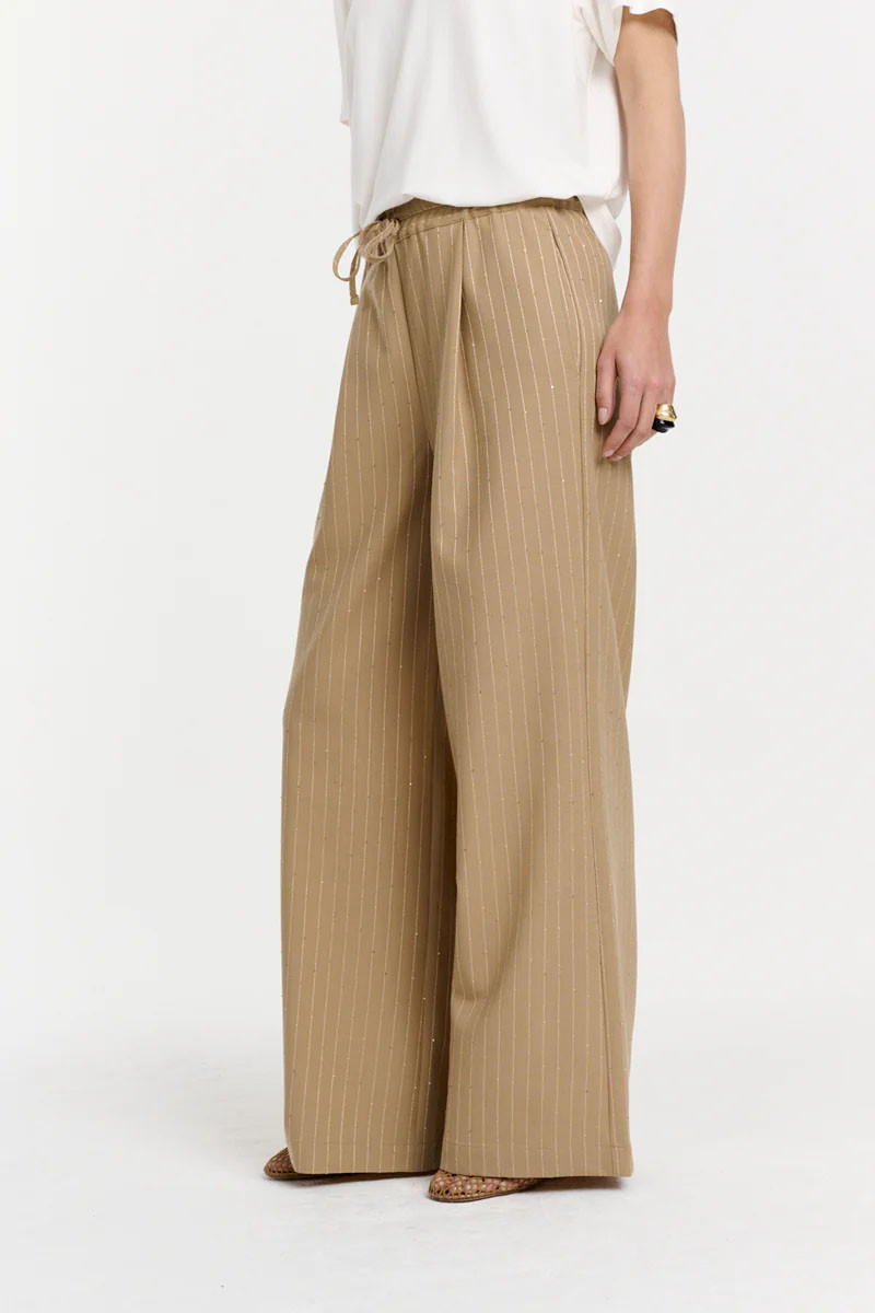 zoom in on Camel Broek image Camel Broek image