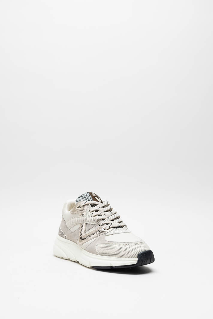 Ecru Sneaker