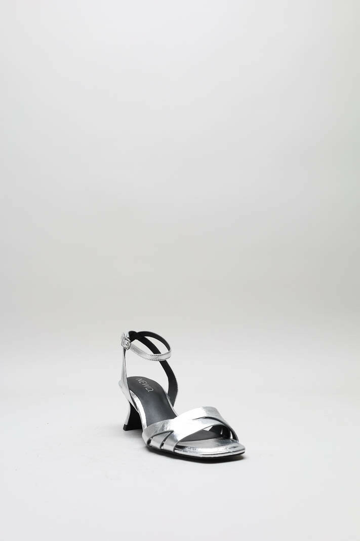 zoom in on Zilver Sandaal hak image Zilver Sandaal hak image