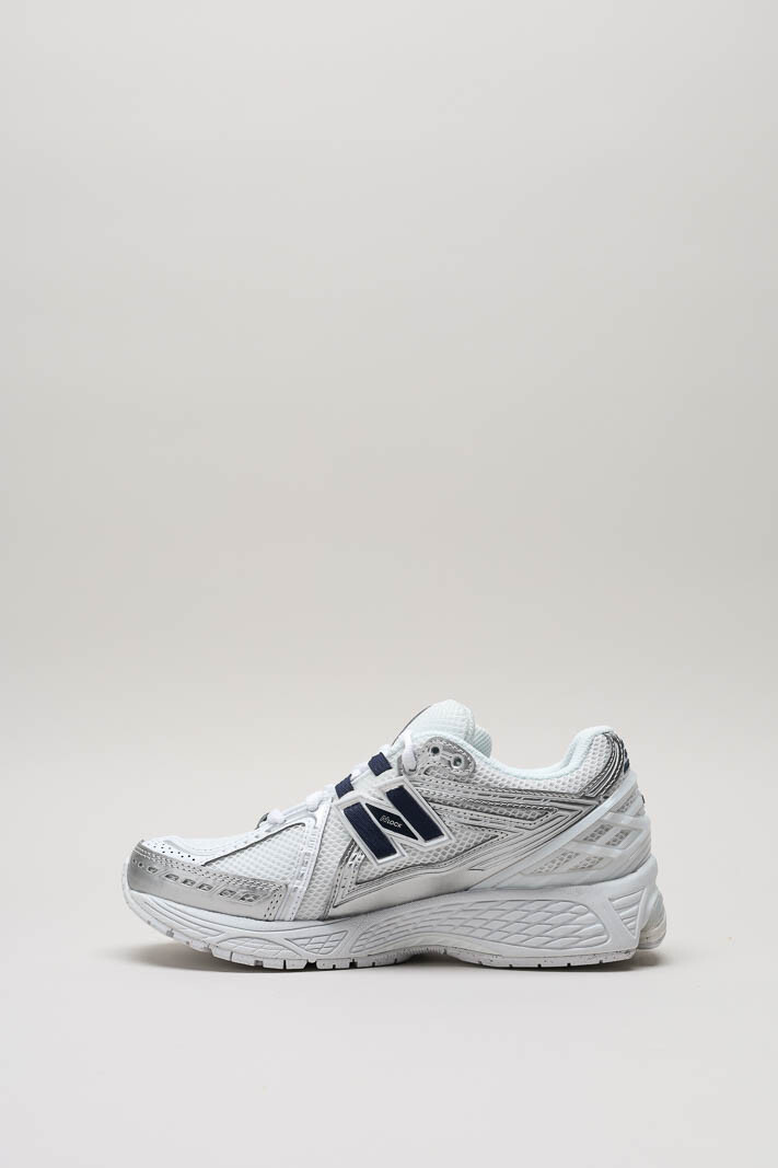 zoom in on Wit Sneaker image Wit Sneaker image