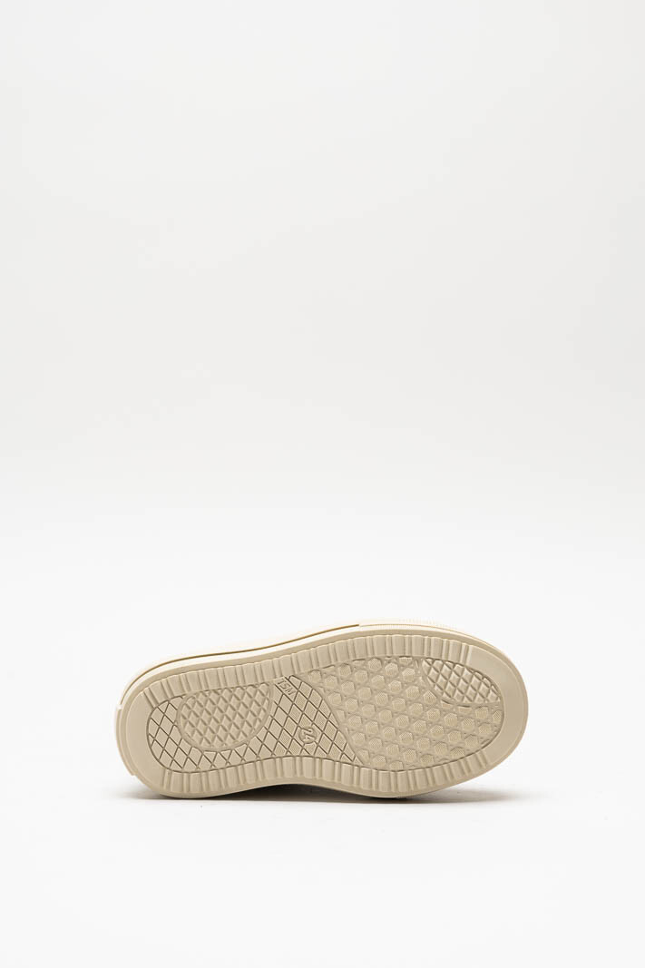 zoom in on Goud Sneaker image Goud Sneaker image