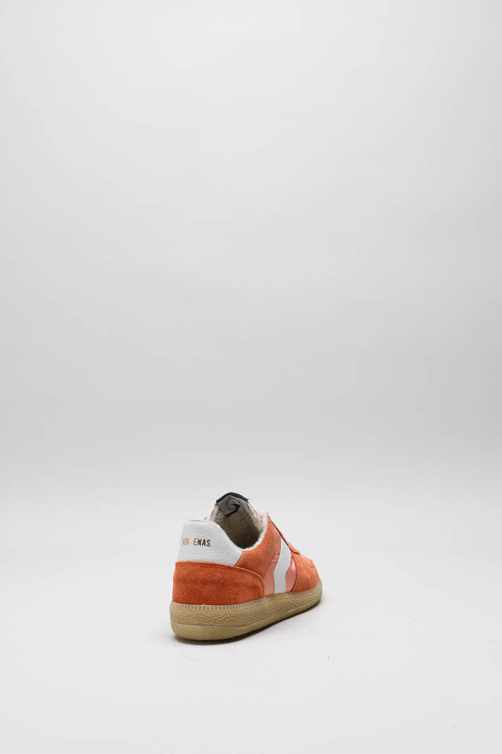 zoom in on Koraal Sneaker image Koraal Sneaker image