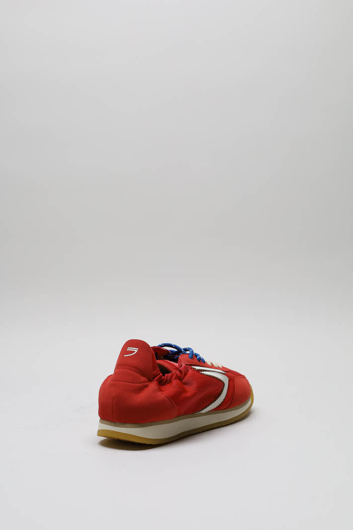 zoom in on Rood Sneaker image Rood Sneaker image