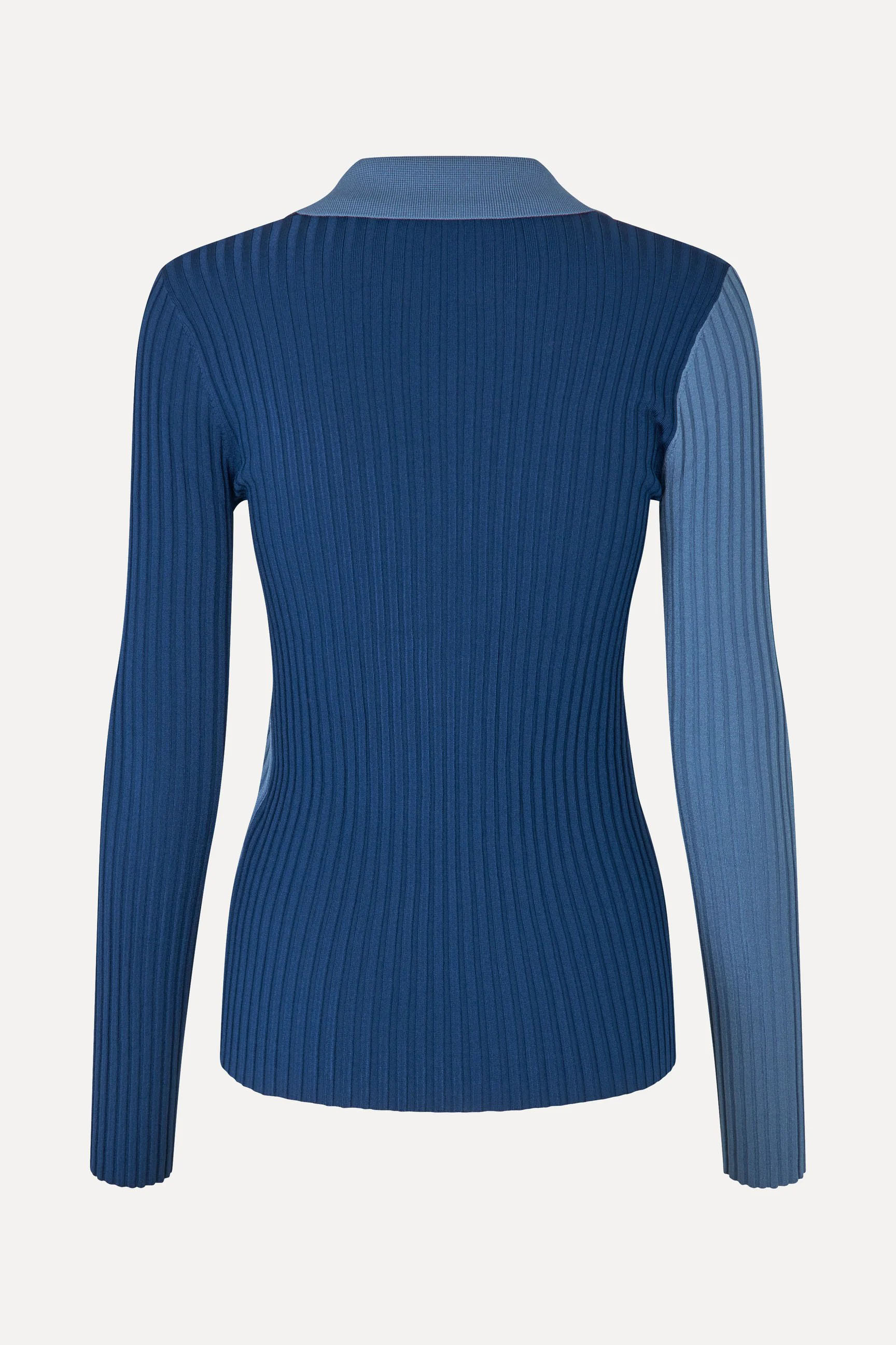 zoom in on Blauw Cardigan image Blauw Cardigan image