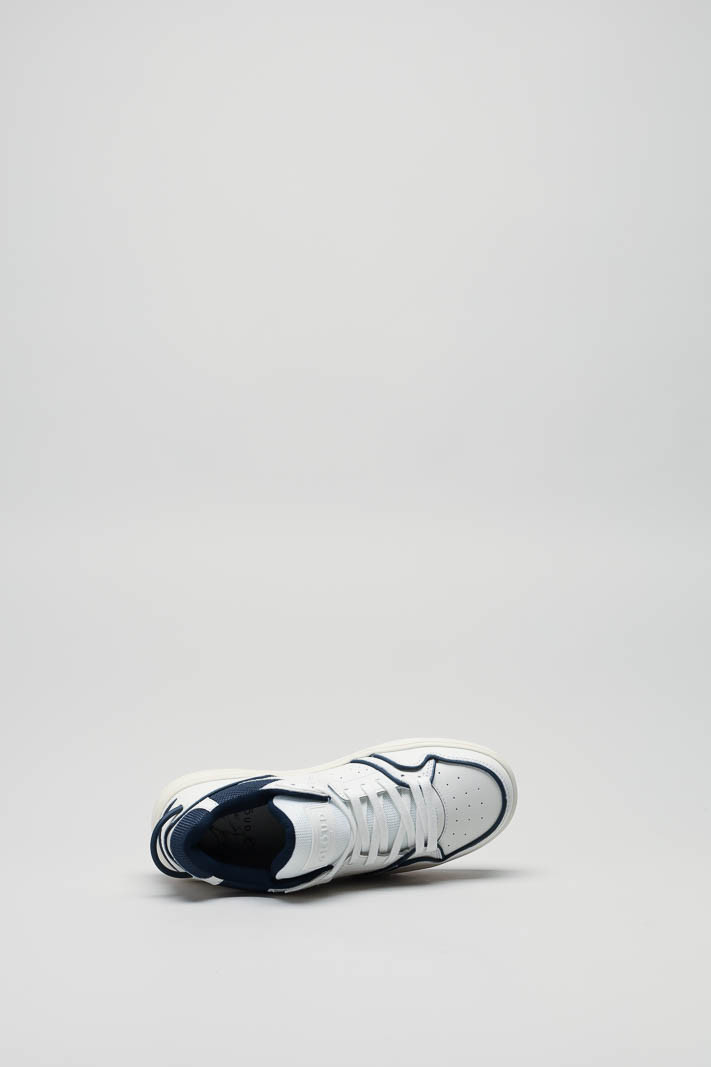 zoom in on Wit Sneaker image Wit Sneaker image