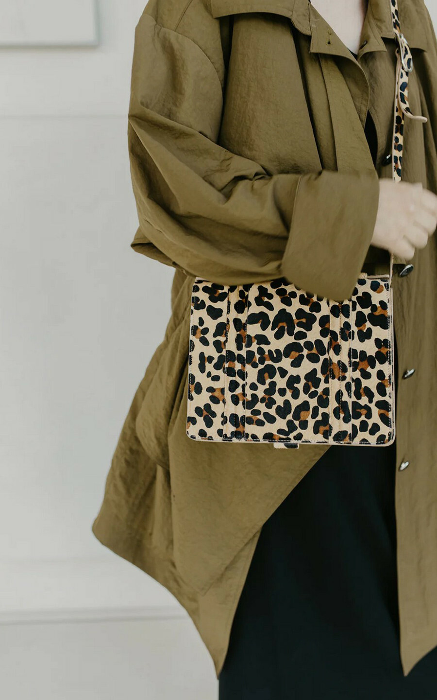 zoom in on Beige Handtas image Beige Handtas image