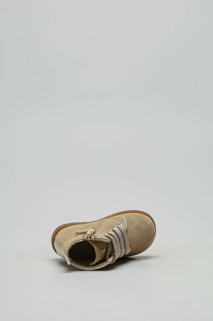 zoom in on Beige Veterschoen image Beige Veterschoen image