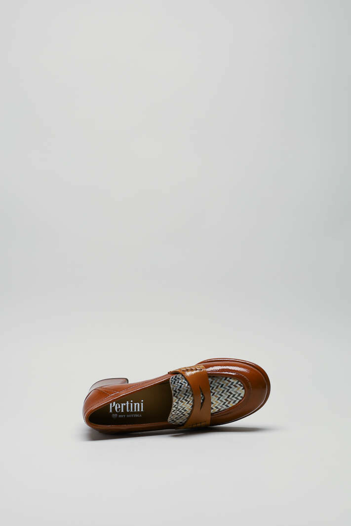 zoom in on Roestbruin Mocassin hak image Roestbruin Mocassin hak image