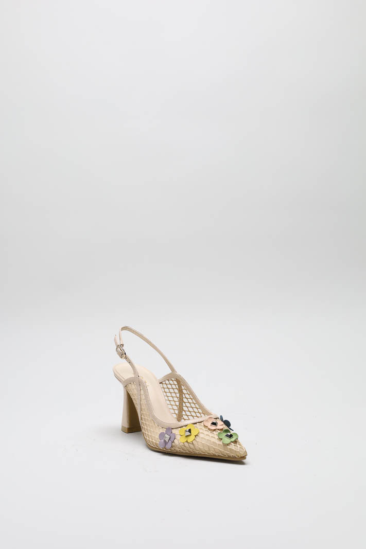 zoom in on Nude Pump image Nude Pump image