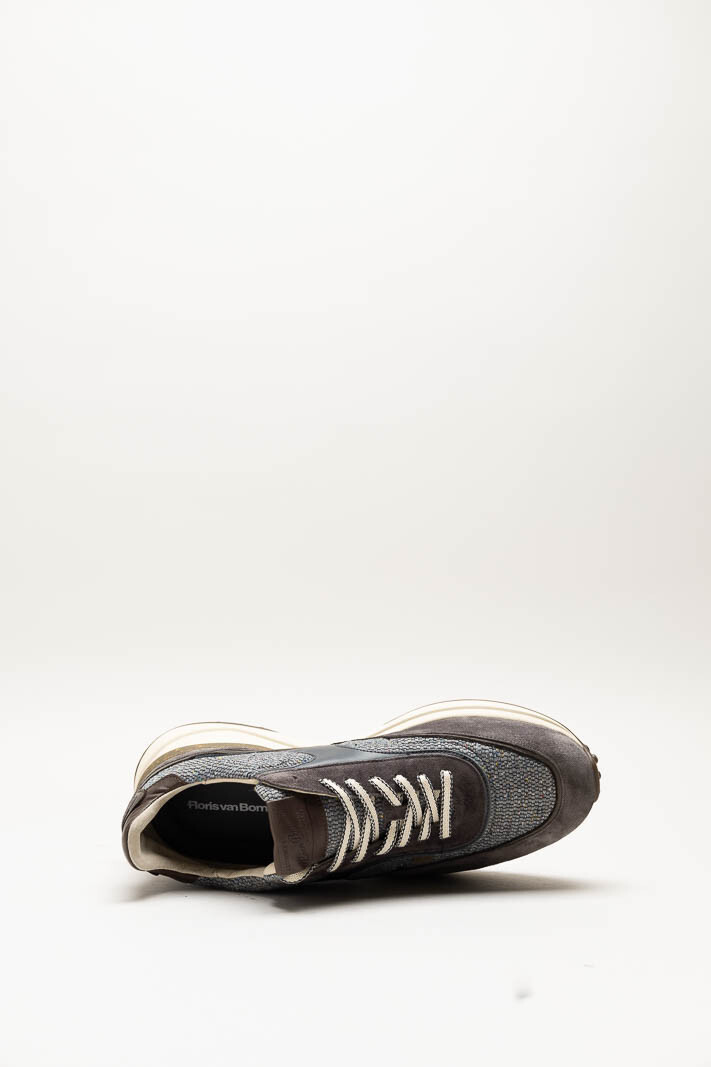 zoom in on Donkergrijs Sneaker image Donkergrijs Sneaker image