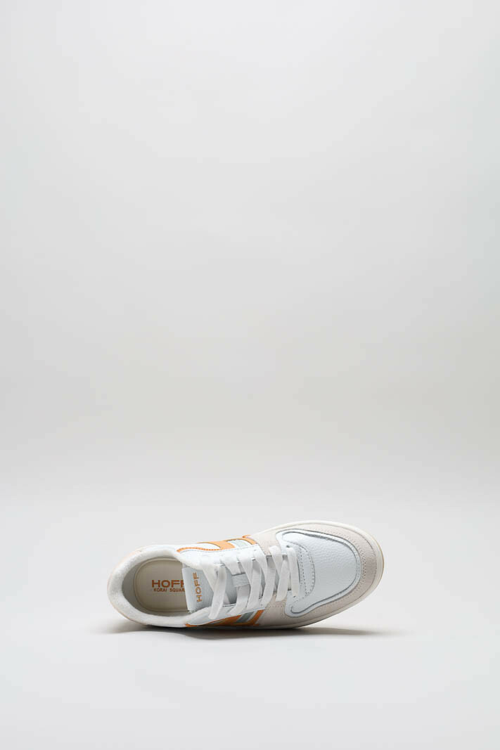 zoom in on Wit Sneaker image Wit Sneaker image