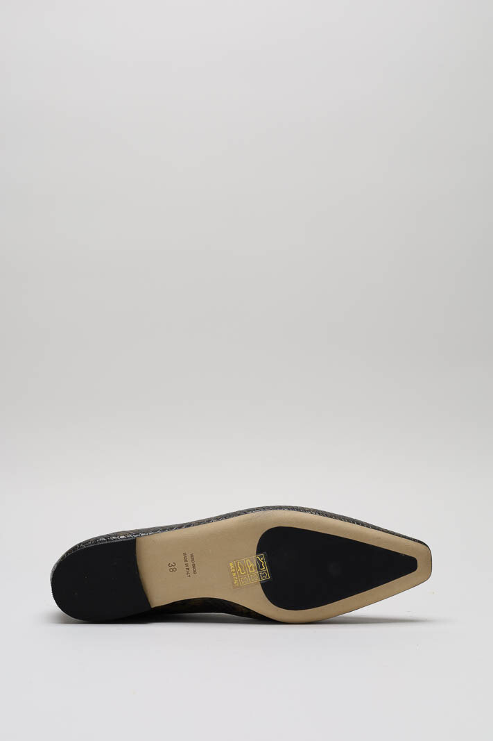 Kaki Ballerina image